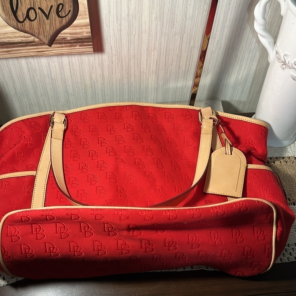 DOONEY AND BOURKE RED CANVAS LEATHER STRAP XL LOGO TOTE TRAVEL SHOULDER BAG NWOT - Picture 10 of 11
